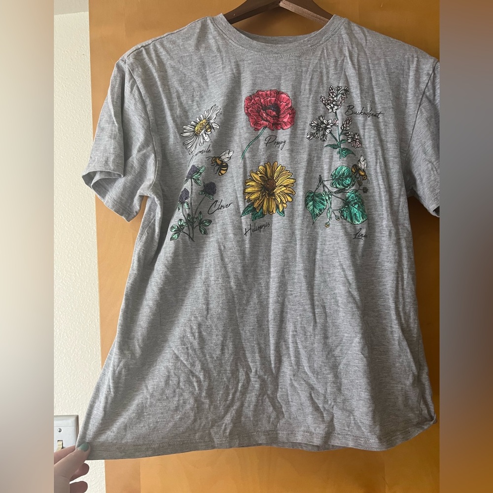 flower tshirt! worn once